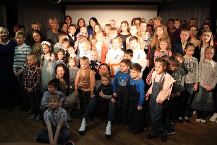 В округе более 30 семей приняли участие в мероприятии ко Дню матери