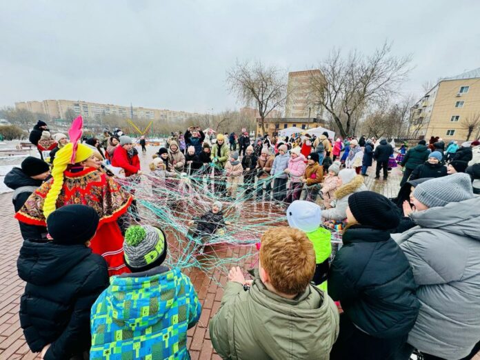 В Подольске партийцы отметили Масленицу
