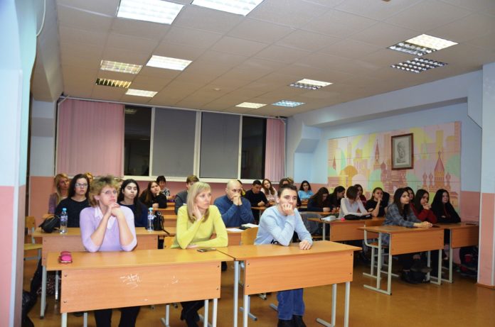 В Школе молодого юриста состоялась лекция на тему «Как победить оппонента в споре»