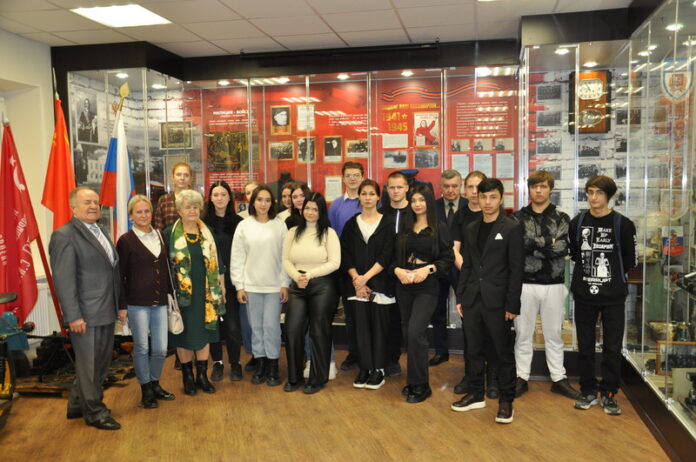 В Подольске прошла экскурсия по музею истории УМВД для студентов