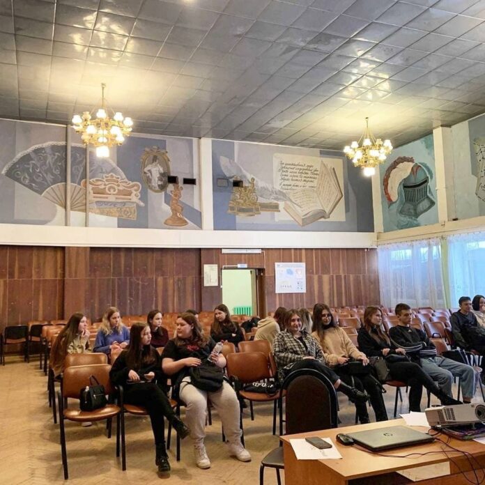 Студенты колледжа «Московия» (СП Львовское) приняли участие в экономическая игре