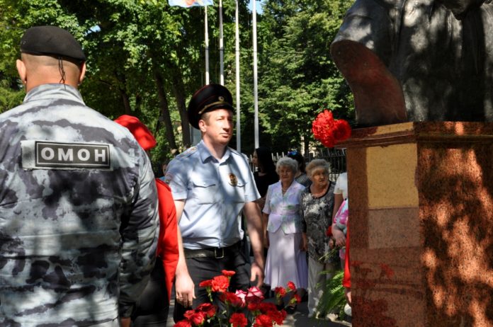 Сотрудники полиции по Городскому округу Подольск почтили память Героя России Александра Монетова