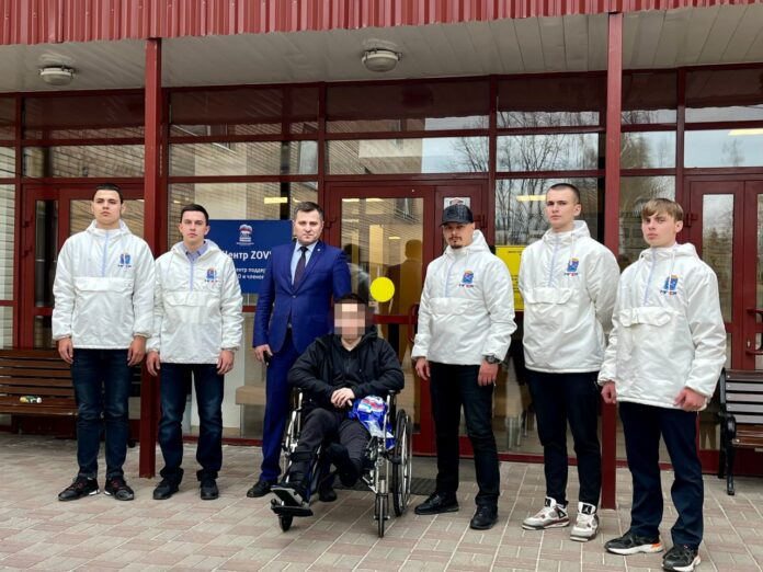 Подольские молодогвардейцы оказали волонтерскую помощь в транспортировке бойца в Центр «ZOV»