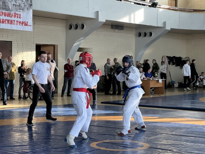 Более 150 ребят приняли участие в турнире по армейскому рукопашному бою в округе 5...