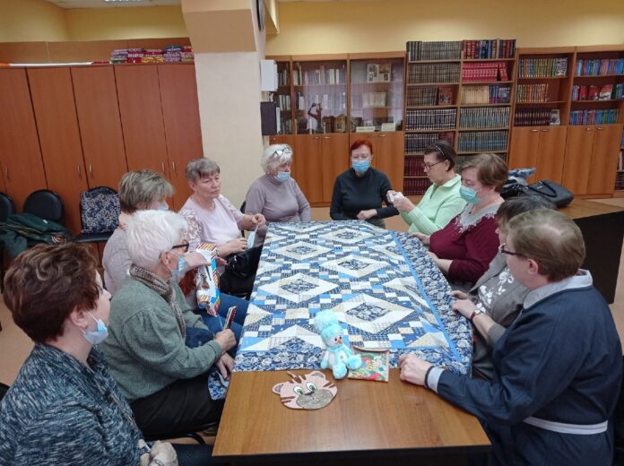 В Центральной библиотеке Подольска состоялось занятие квилт-клуба «Семицветик»