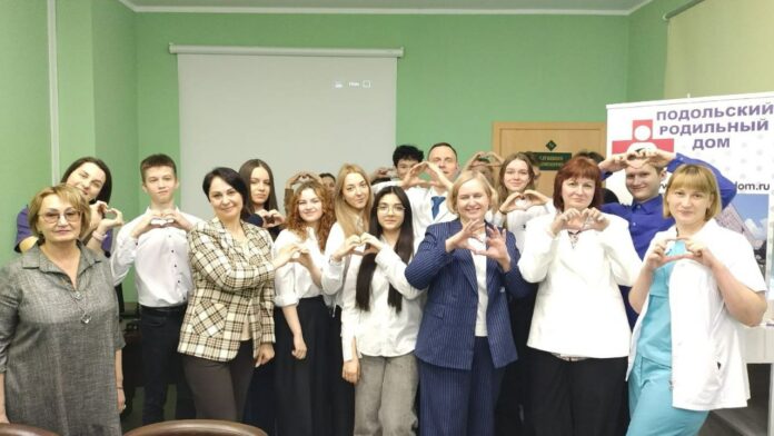 Подольские партийцы приняли участие в реализации проекта «Пора всё знать»