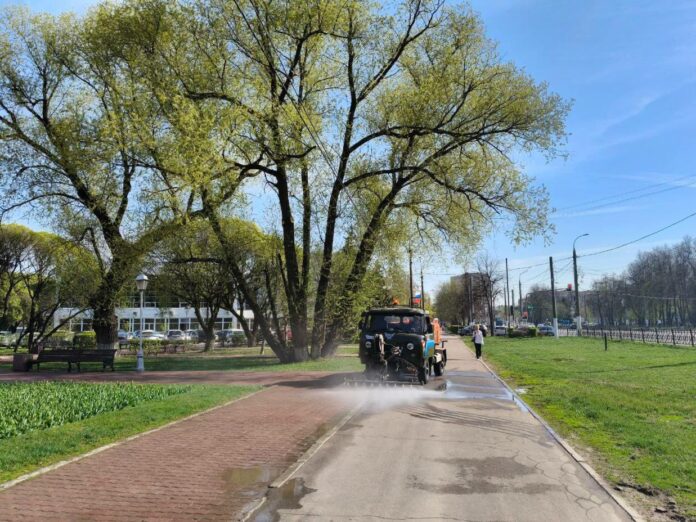 В Подольске очищают 10 километров дорог и тротуаров в день