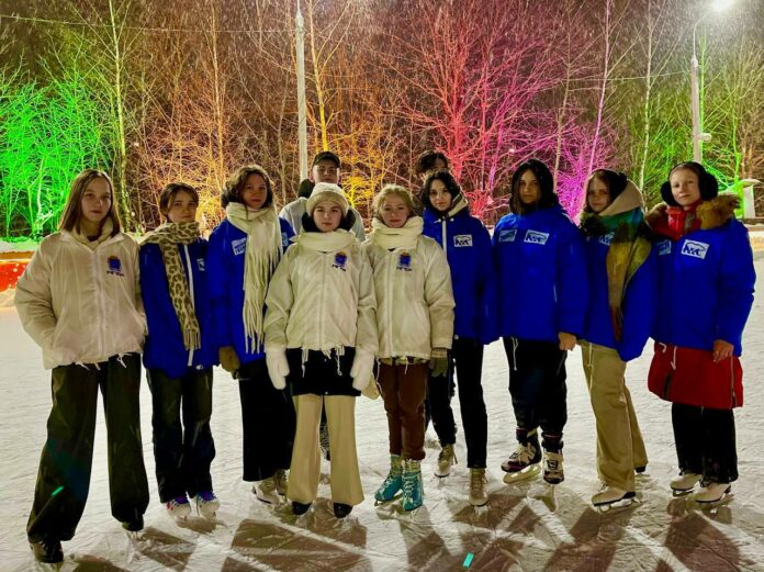 Подольские молодогвардейцы отметили день студента на катке