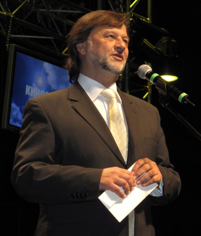 Музыкантов и зрителей фестиваля «Симфония лета» приветствовал Алексей Рыбников