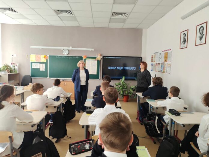 Депутат приняла участие в показе фильма, созданного в рамках проекта «Киноуроки в школах России»