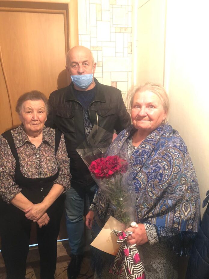 Подольчанка из Дубровиц Нина Гавриловна Копылова 12 октября принимала поздравления с юбилеем
