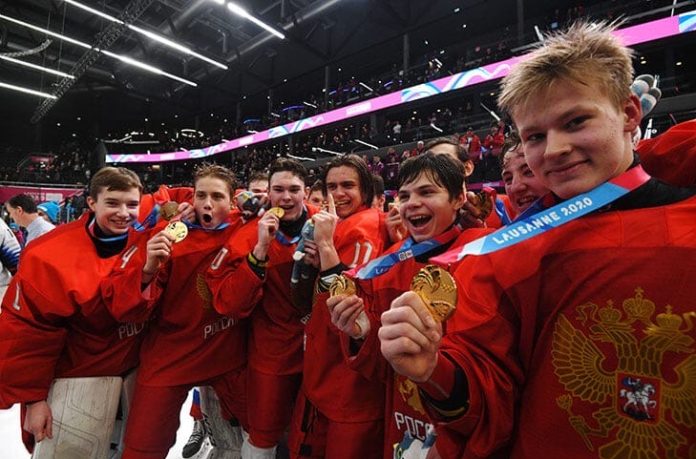 Хоккеист из Подольска завоевал золото юношеских Олимпийских игр в составе сборной России по хоккею