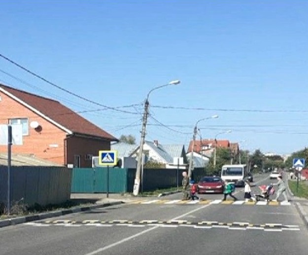 По просьбе жителей обустройство пешеходного перехода выполнено в микрорайоне Климовск выполнено