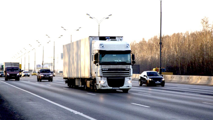 С 20 по 22 февраля будет ограничен въезд на МКАД для грузовиков более 12...