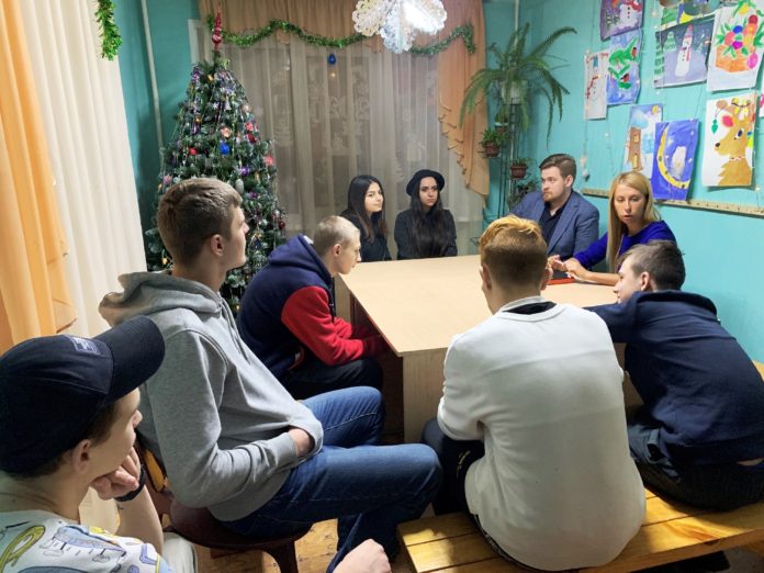 В подростковом клубе «Искра» прошло занятие на тему «Ответственность несовершеннолетних»