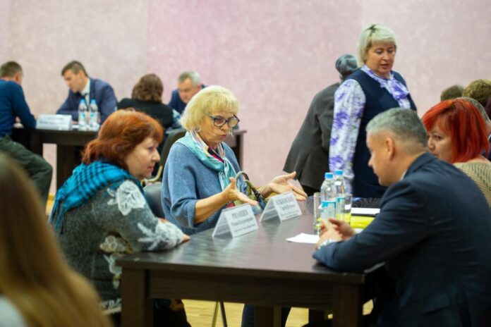 Выездная администрация г. о. Подольск встретилась с жителями Дубровиц