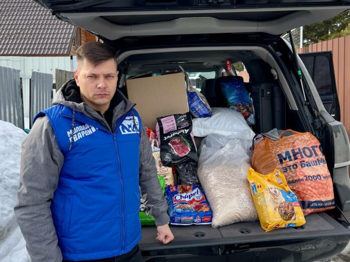 Руководитель подольских молодогвардейцев передал гуманитарную помощь частному приюту для животных