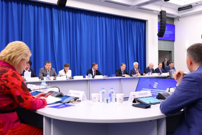 Социальная стабильность и развитие страны: «Единая Россия» заложит в федеральном бюджете средства на реализацию...