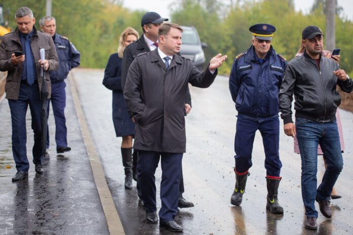 Глава Подольска проверил ход строительства пожарного депо на Плещеевской
