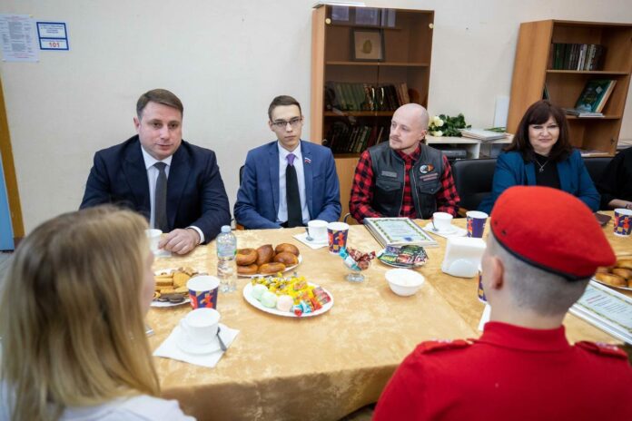 Глава Подольска в Международный день студента встретился с молодыми активистами