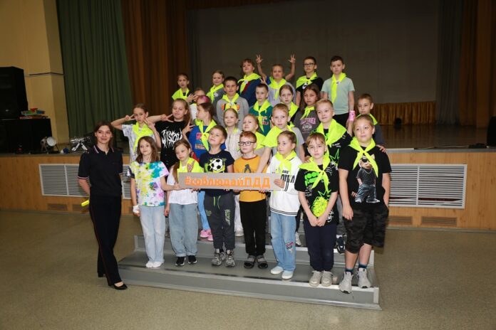 В период каникул сотрудники подмосковной Госавтоинспекции посещают детские оздоровительные лагеря