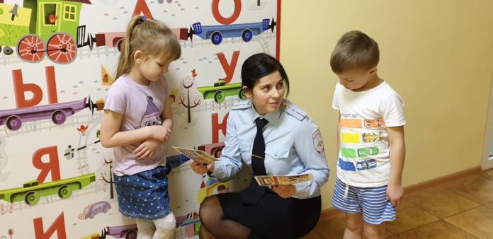 Правила безопасности в общественных местах обсудили с воспитанниками детского сада № 62 «Снежинка»