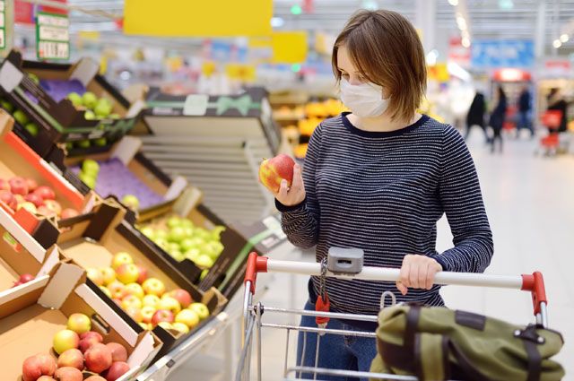 Покупателей без защитных масок не будут пускать в подмосковные магазины с 12 мая