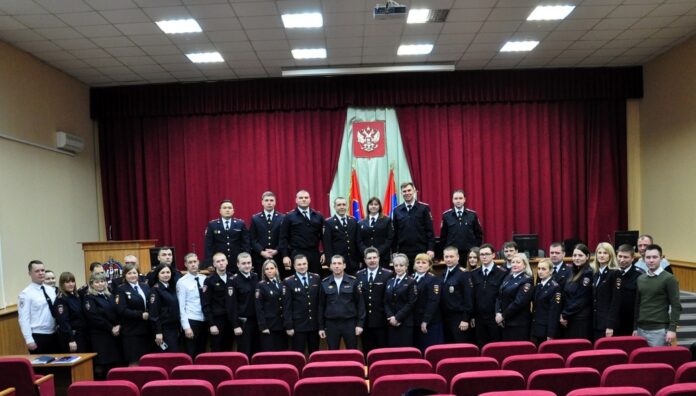 В Подольске участковых уполномоченных полиции поздравили с профессиональным праздником