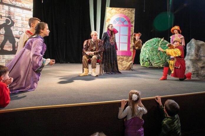 Коллектив «Свеча» приглашает на спектакль «Одолень-трава»