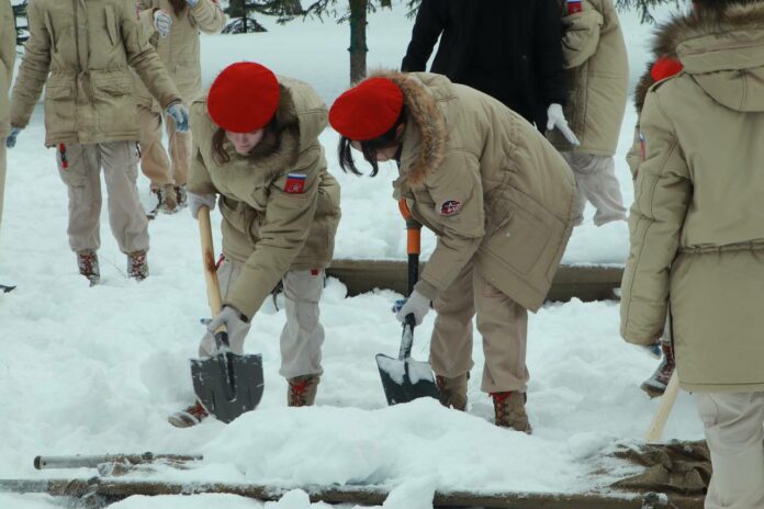 Юнармейцы Подольска дали старт Всероссийской акции «Верни герою имя»