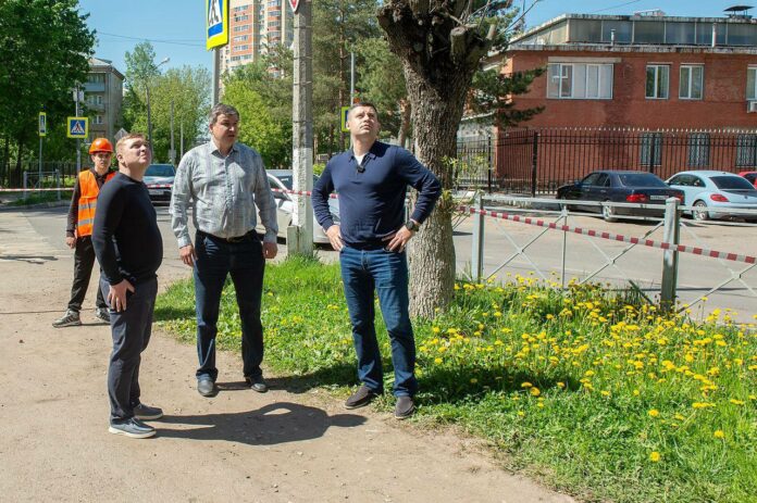 Секретарь подольского отделения партии «Едина Россия» проверил ход работ на ул. Народной