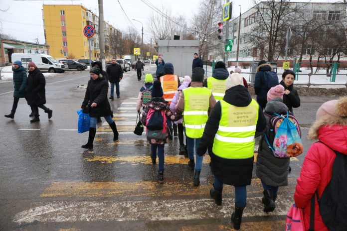 «Родительские патрули» осуществляет контроль безопасного пересечения проезжей части
