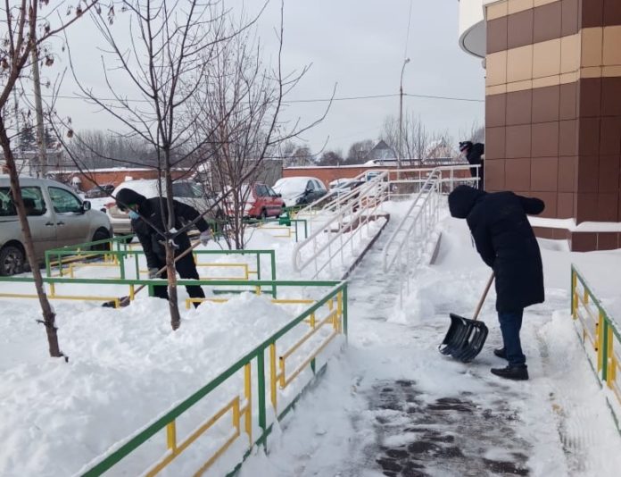 Госадмтехнадзор напоминает порядок зимней уборки во дворах многоквартирных домов