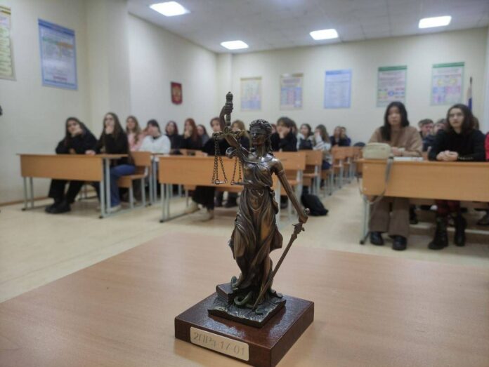 В честь Дня юриста, для студентов юридического факультета организовали встречу с целью обмена опытом