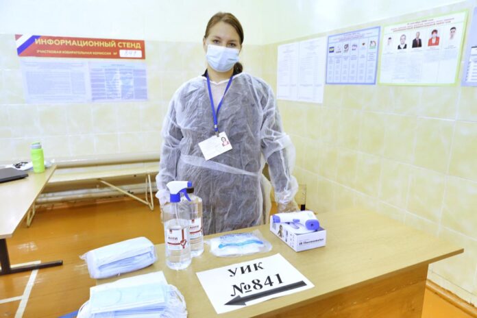 Голосование за кандидатов в Совет депутатов Городского округа Подольск проходит строго с соблюдением санитарных...