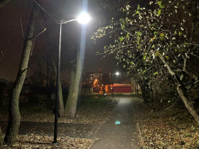 Новые линия освещения работают на улицах Климовска