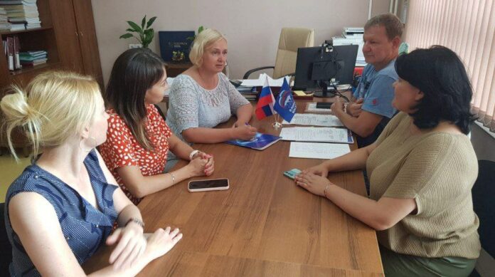 Вопросы из сферы образования обсудили на встрече сотрудники образовательных организаций с депутатом Инной Горкавой