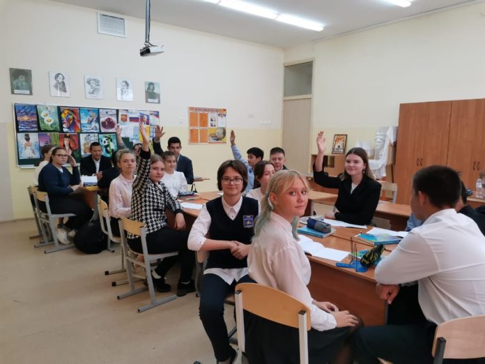 Тренинг «Снова в школу» провели для учеников подольской школы