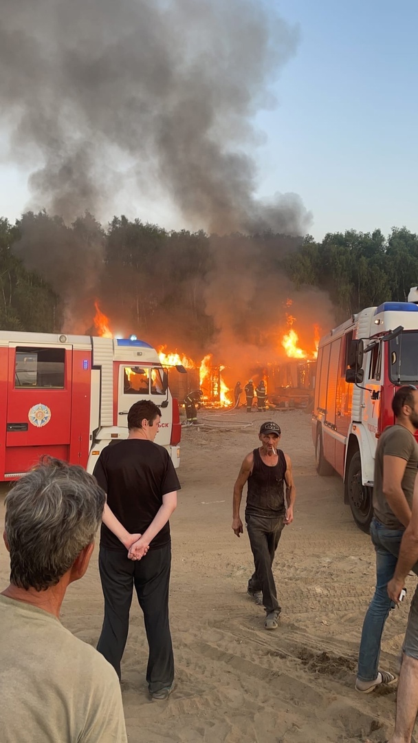 Возгорание бытовок на Кутузовской улице в Подольске устранили огнеборцы