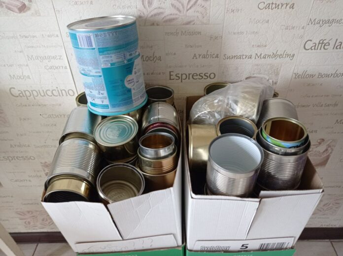 Партийцы помогли отвезти банки для изготовления окопных свечей в Центр гуманитарной помощи Г.о. Подольск