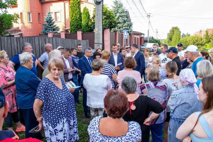 Выездная администрация в Матвеевском прошла многолюдно