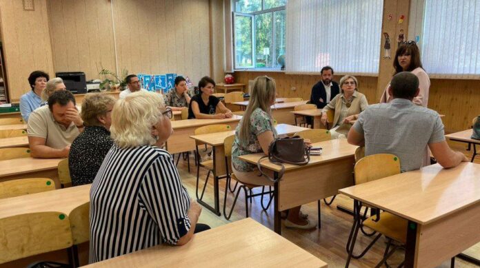 Любовь Ушанева провела встречу с жителями и старшими по домам микрорайона «Парковый»