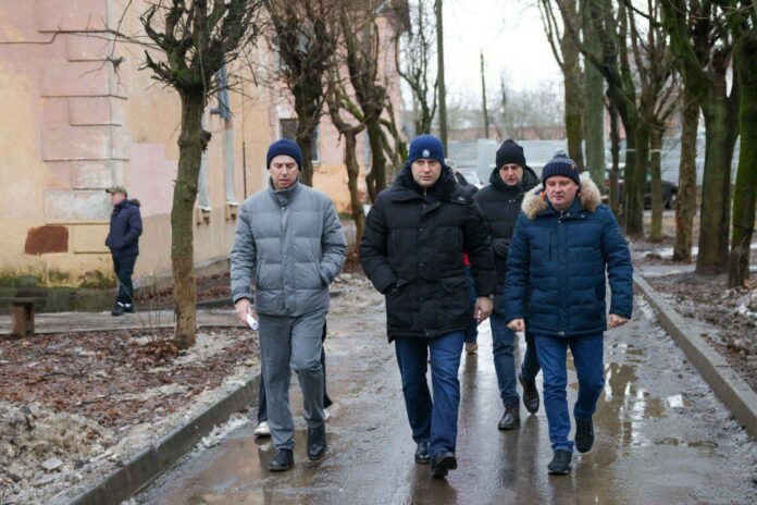 Обход на Весенней провел глава муниципалитета