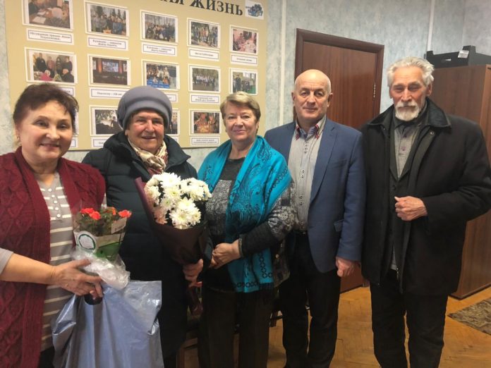 Ветеран труда Валентина Ивановна Бойко принимала поздравления с 85-летием