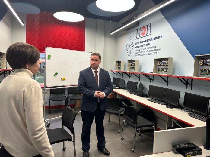 Депутат Совета депутатов встретился с руководителем проекта «Цифровой двойник энергосистемы»