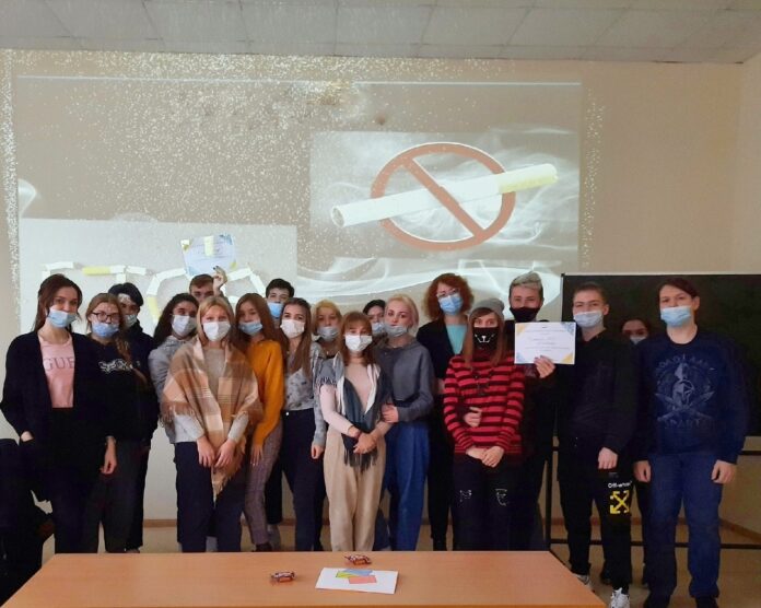 Игру о вреде курения провели на базе Института cервисных технологий