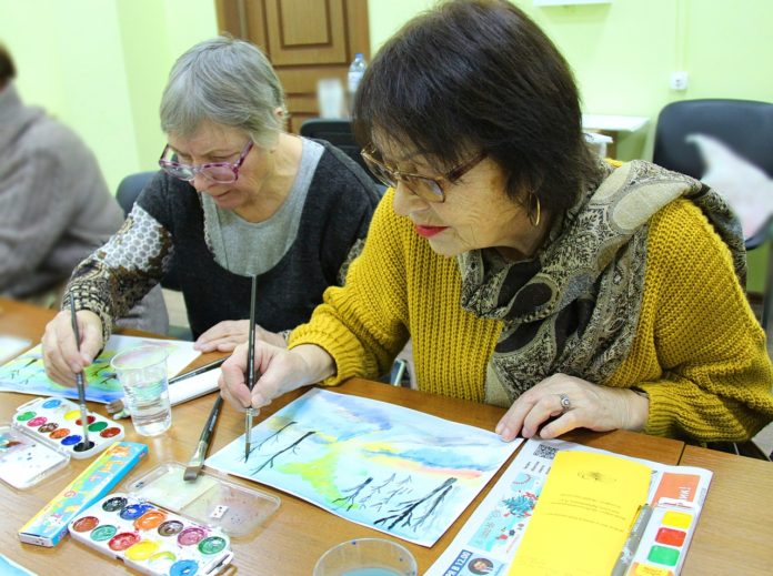 Мастер-класс по живописи прошел в КПЦ «Дубровицы»