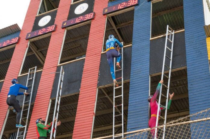 Состязания по пожарно-спасательному спорту проходят в округе