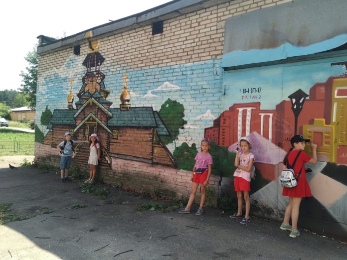 Работники подольской библиотеки №4 организовали экскурсию по району Кутузово