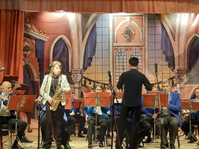 Концерт оркестра и солистов Подольской филармонии прошел в ДК ЗИО